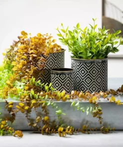 SULLIVANS Black and White Gemoetric Pattern Metal Planter (Set of 3) -Outdoor Plant Life black and white patterned sullivans plant pots met1828 44 1000