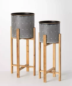 SULLIVANS Black and White Gemoetric Pattern Metal Planter on Stand (Set of 2)