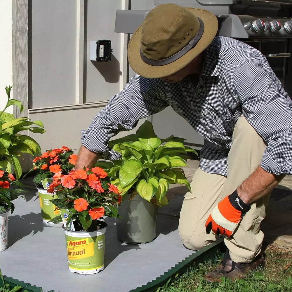 Vigoro 4 ft. x 100 ft. Matrix Grid Heavy-Duty Landscape Fabric (4-Pack) 12 Vigoro 4 ft. x 100 ft. Matrix Grid Heavy-Duty Landscape Fabric (4-Pack) - Image 10